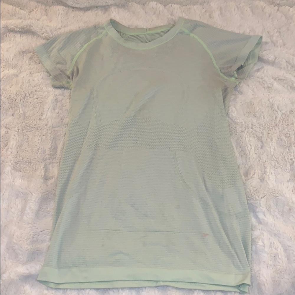 lululemon tee shirt